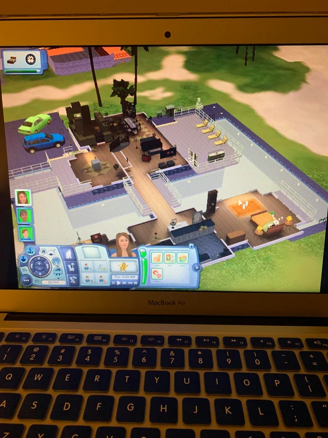 can you play sims 4 on a macbook air 13