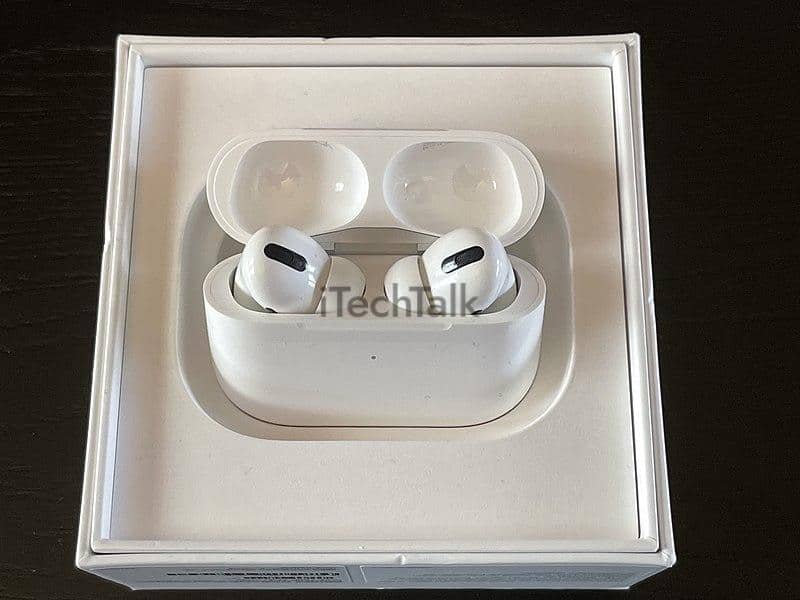 can you charge airpods case with iphone 15